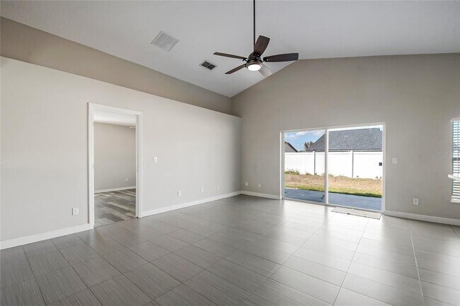 Building Photo - 4655 Doral Park Ave