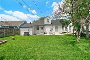 Building Photo - 7616 Elm St