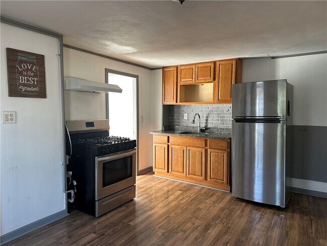 Building Photo - 24 Vale St