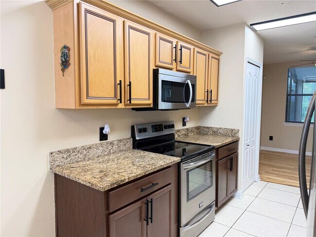 Building Photo - 4125 S Lake Orlando Pkwy