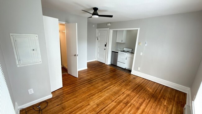 Building Photo - 51 Rutgers St