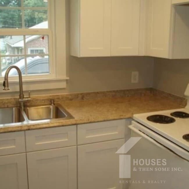 Building Photo - 257 Dogwood Club Rd