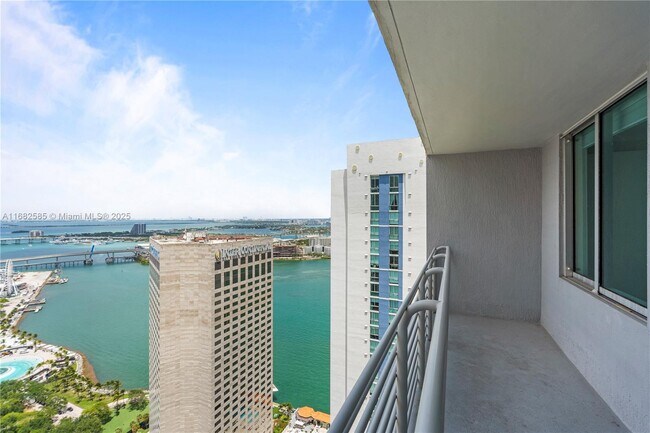 Building Photo - 325 S Biscayne Blvd
