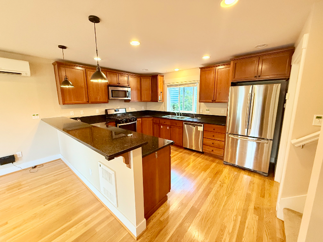 Building Photo - 746 N 92nd St