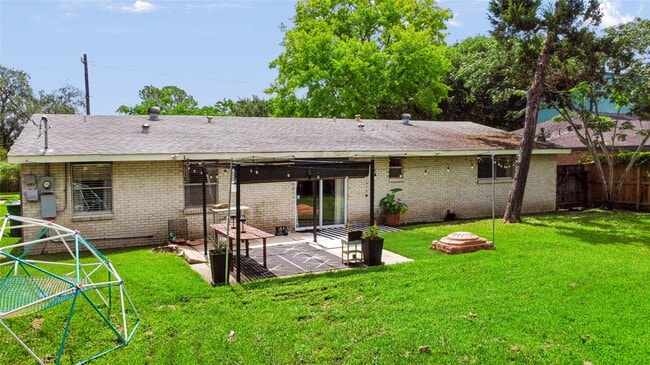 Building Photo - 11930 Ashcroft Dr
