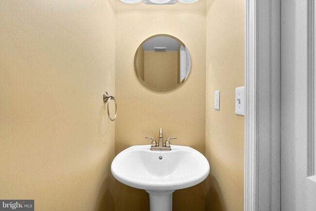 Building Photo - 103 Leeds Creek Cir