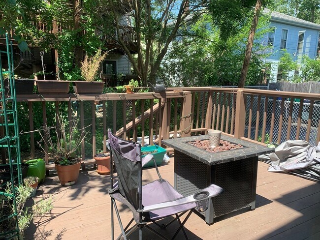 Building Photo - 13 Dodge St