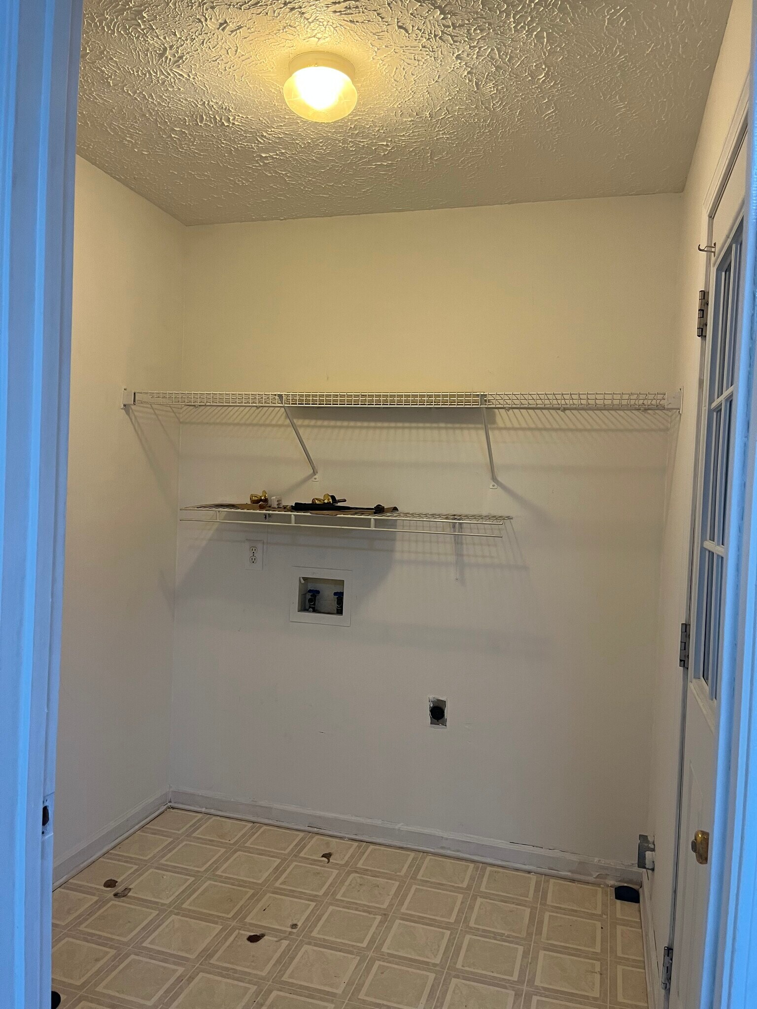 Laundry room - 2047 Horncastle Dr