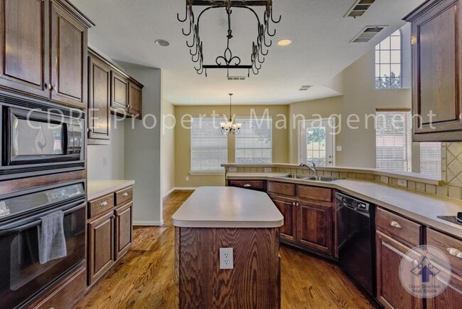 Building Photo - 1211 Limestone Creek Dr