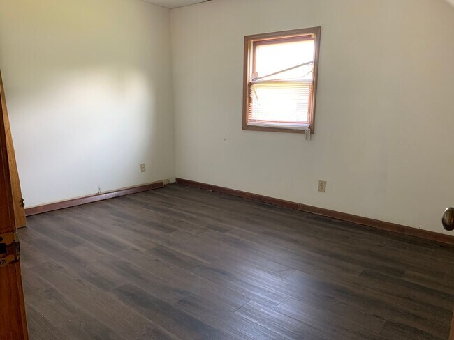 Building Photo - 406 S Hague Ave