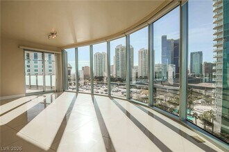 Building Photo - 322 Karen Ave