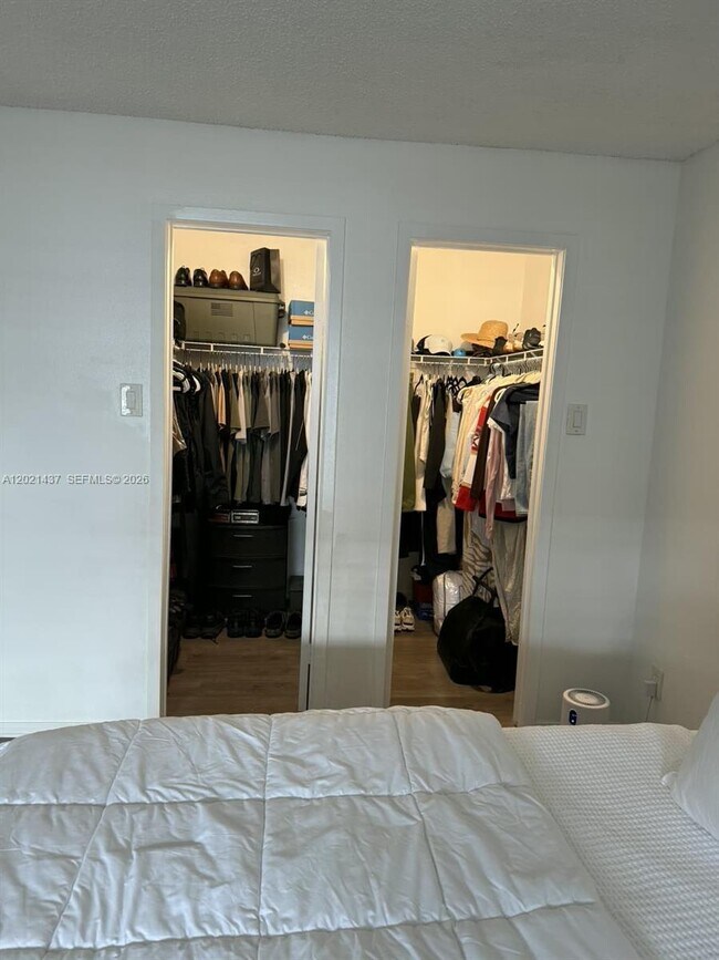 Building Photo - 10360 SW 150th Ct