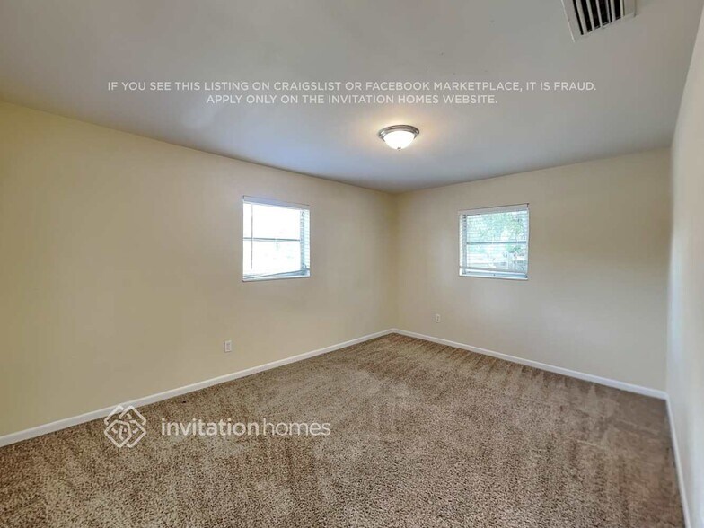 Building Photo - 364 Henthorne Dr