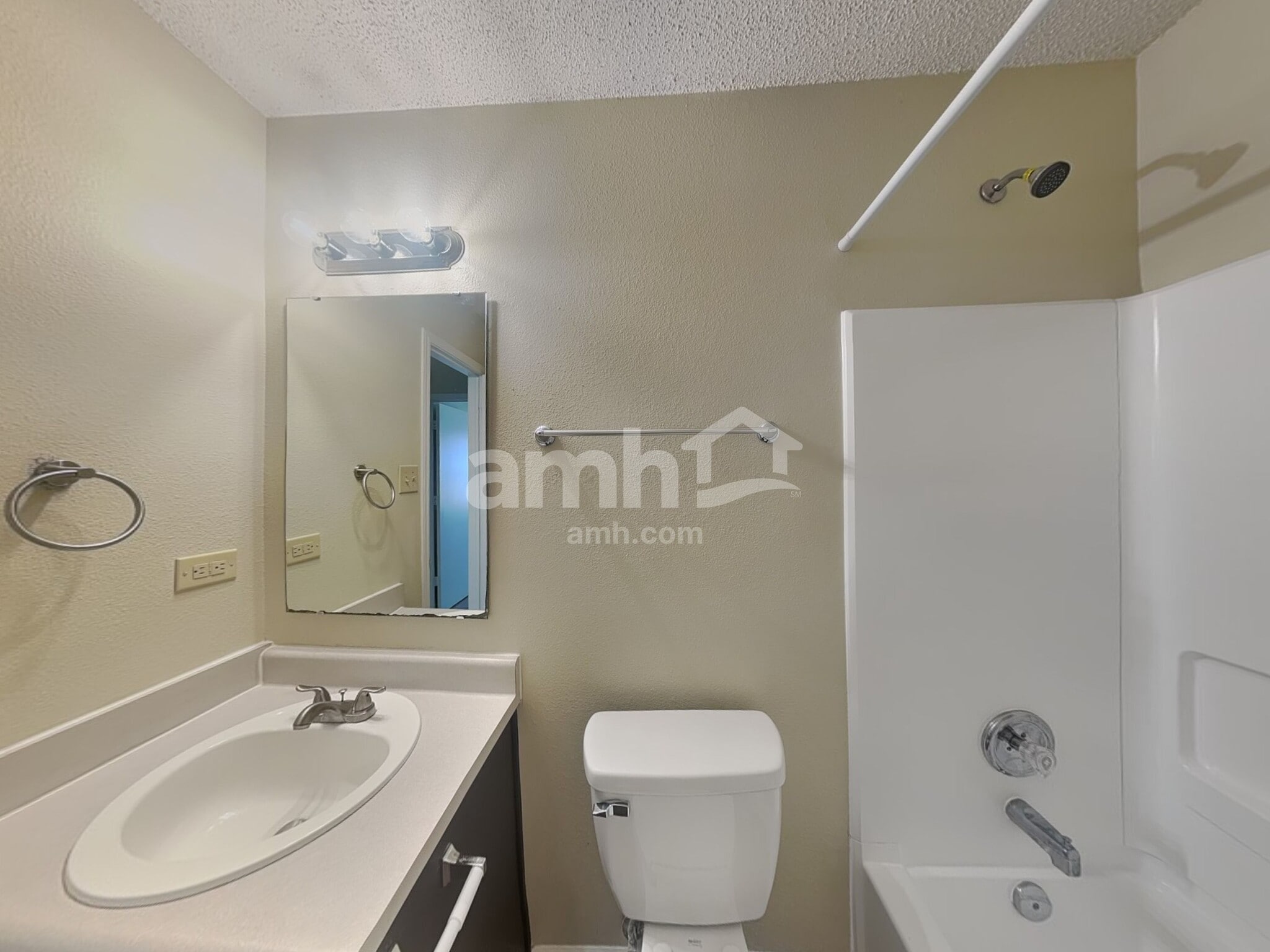 Building Photo - 1730 Sonesta Ln