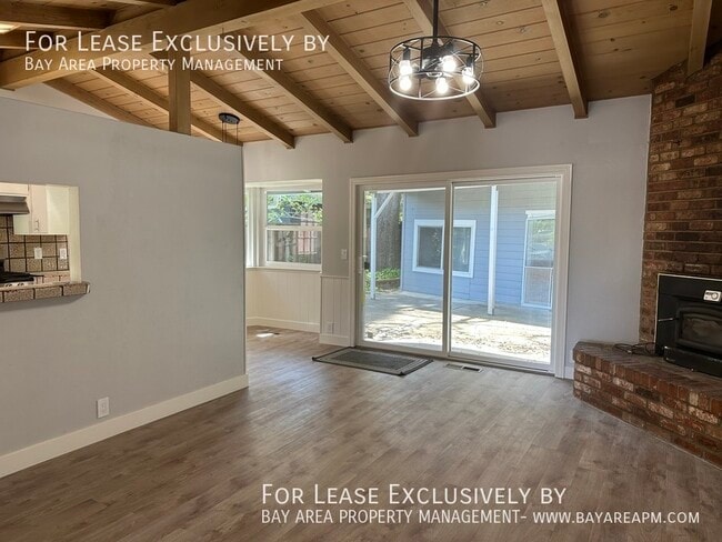 Building Photo - 2498 Edith Ave