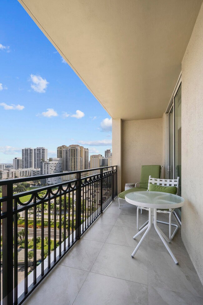 Building Photo - 550 Okeechobee Blvd