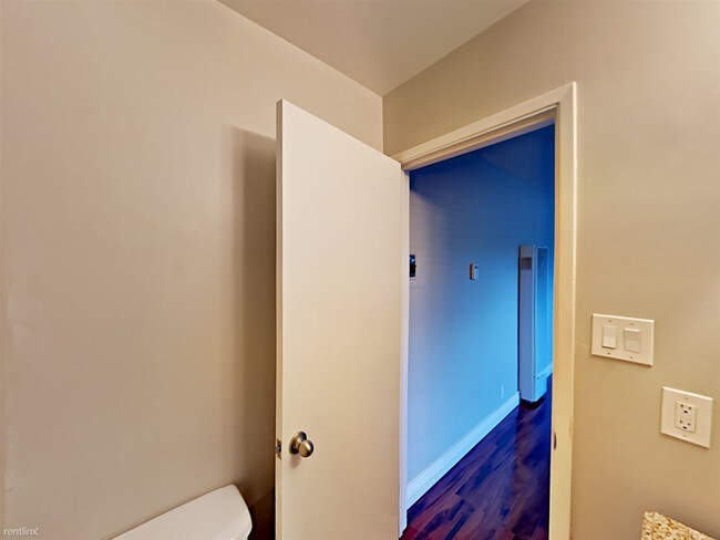 Building Photo - Studio, 1 bath  - 617 S 9th St Apt 13 Apt 13