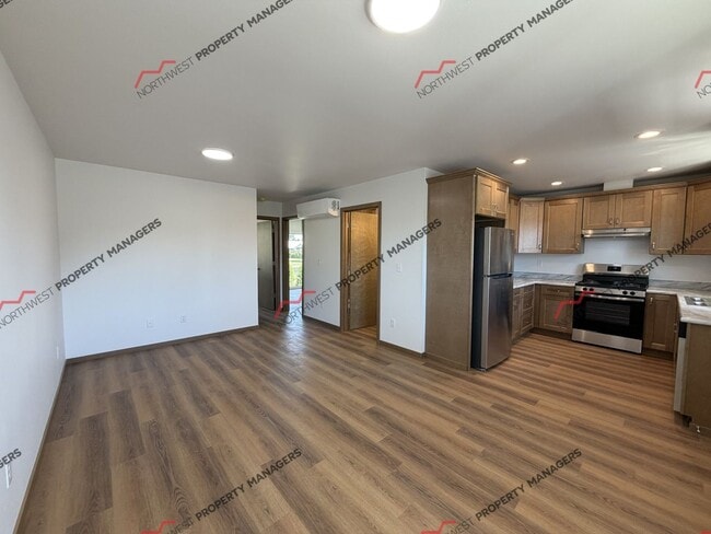 Building Photo - 1818 Brenda Ln
