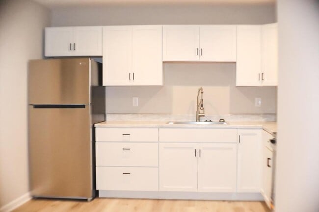 Building Photo - 12 Rockridge Ct