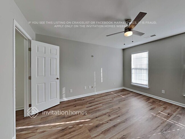 Building Photo - 213 Gabriel Dr