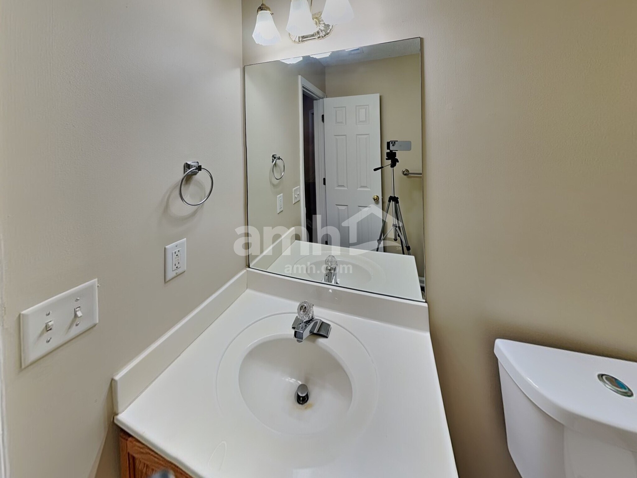 Building Photo - 4604 Young Deer Dr