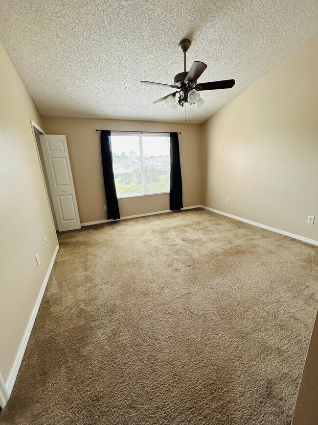 Building Photo - 10445 Heron Lake Dr