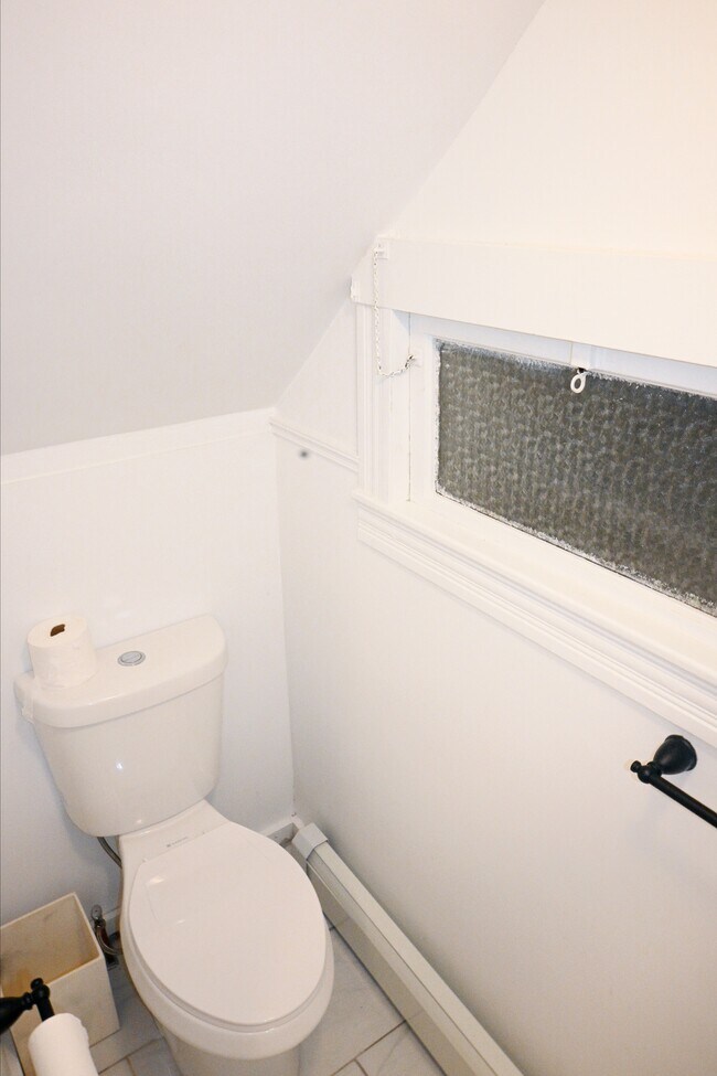 Building Photo - 198 Broad St