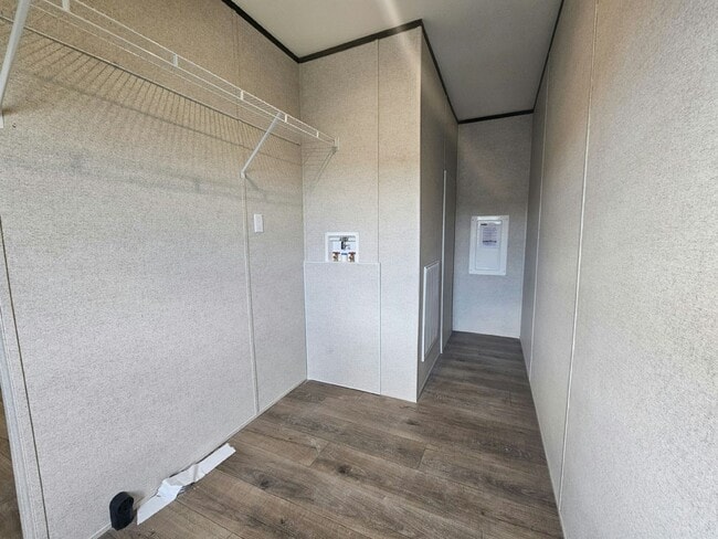 Building Photo - 1014 Myakka Dr