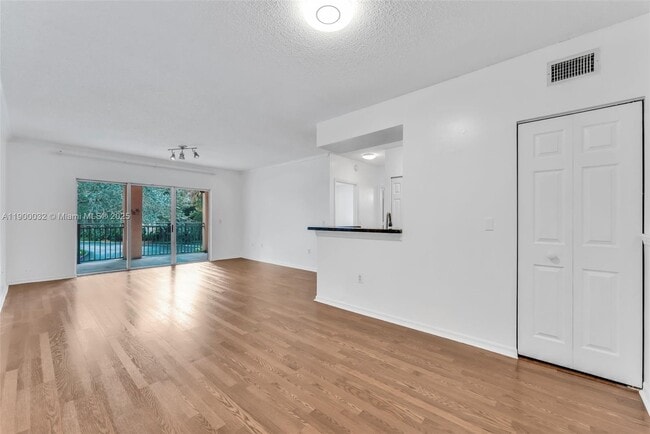 Building Photo - 2464 Centergate Dr