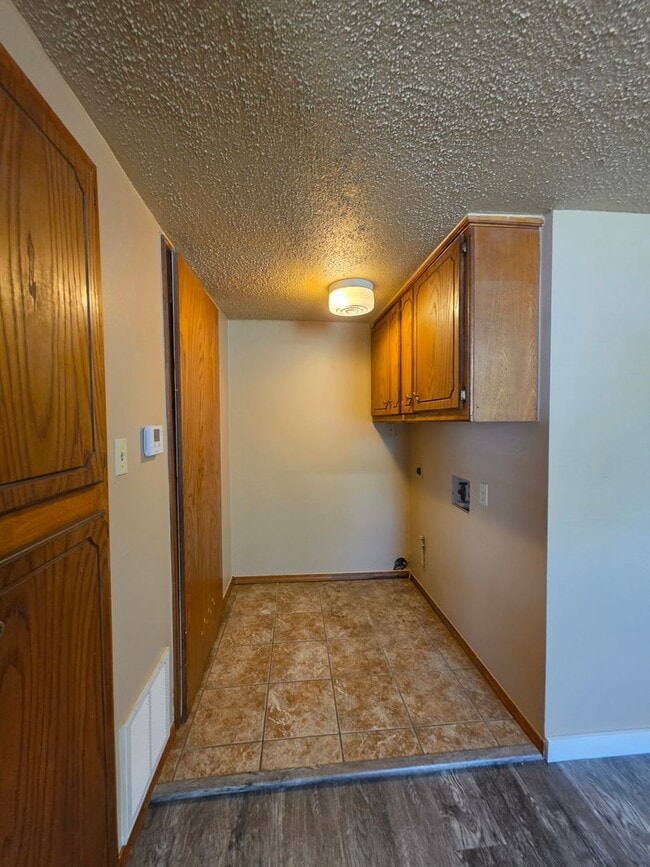 Building Photo - Cute 2 Bed home in Shawnee