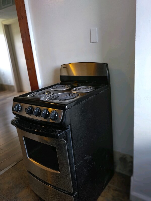 Building Photo - 823 S 2nd St