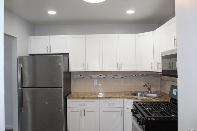 Building Photo - 8616 Avenue L