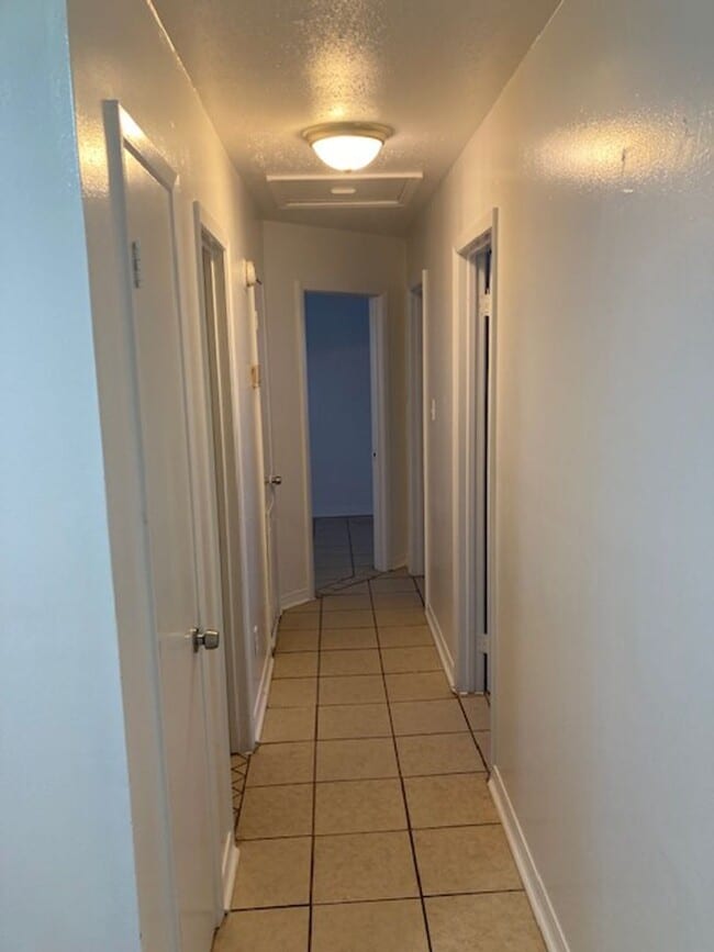 Building Photo - Gulfport 3 Bedroom