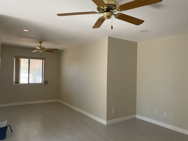 Building Photo - SUPER CUTE 2bed/2bath in Apache Junction!