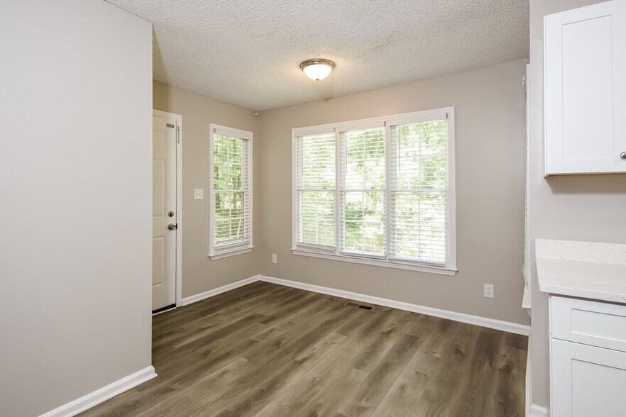 Building Photo - 3197 Petree Ct