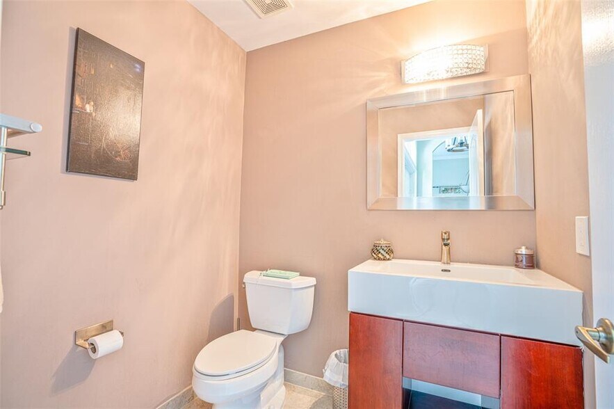 Building Photo - 6429 NW 50th St