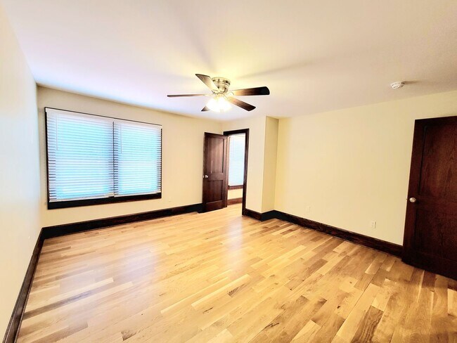 Building Photo - 2166 Arlington Ave