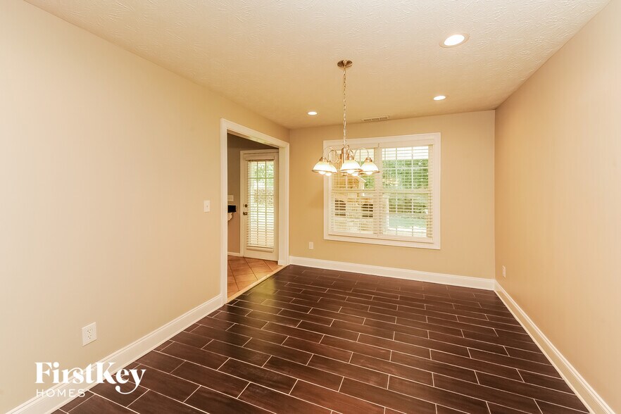 Building Photo - 4445 Waterman Dr