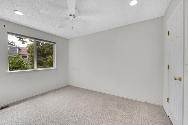 Building Photo - 6472 W 96th Dr