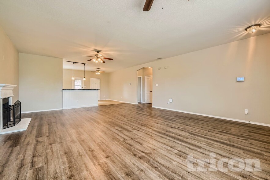 Building Photo - 103 Hollow Tree Dr