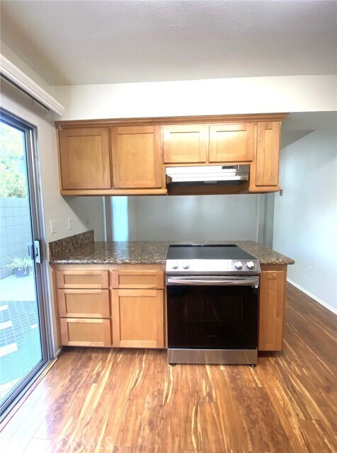 Building Photo - 1582 Mitchell Ave