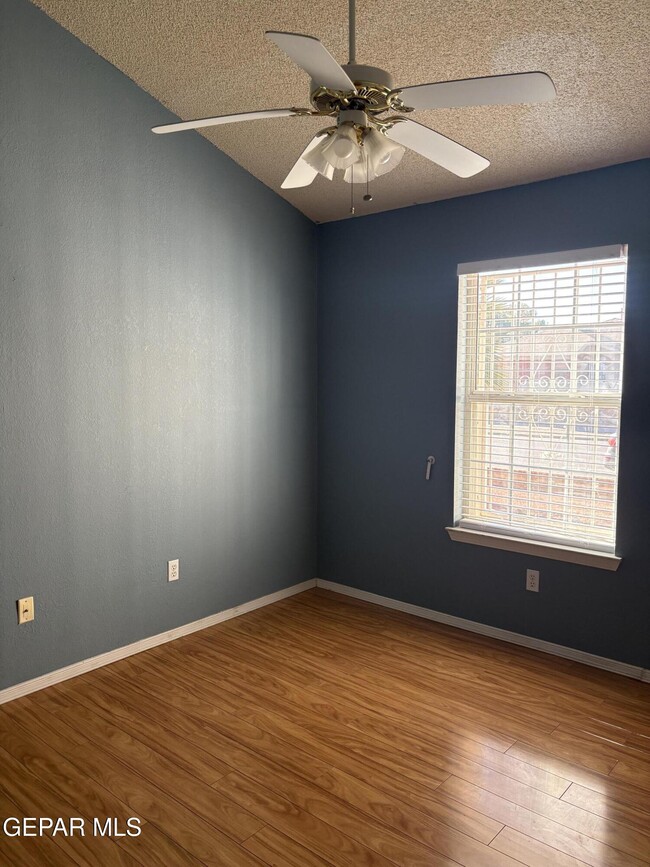 Building Photo - 13981 Veny Webb St