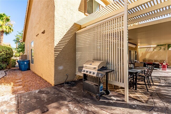 Building Photo - 8612 Sierra Cima Ln