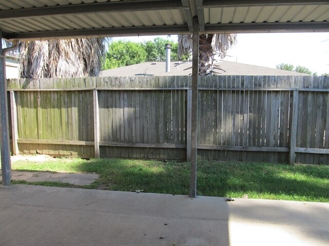 Building Photo - 2750 Hidden Spring Falls Dr