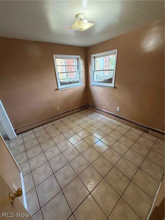 Building Photo - 3055 Hadley Ave