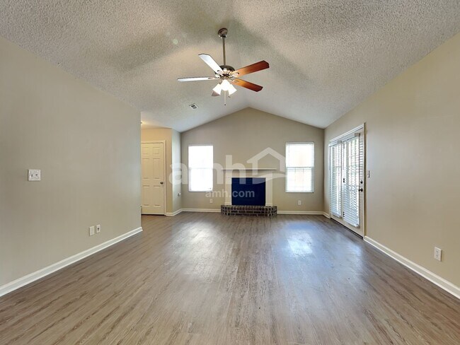 Building Photo - 131 Kingsbridge Dr