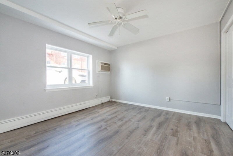 Building Photo - 197 N Beverwyck Rd