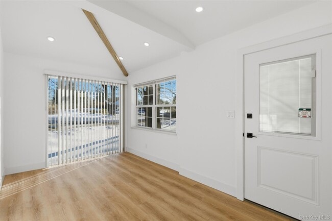 Building Photo - 134 E Main St