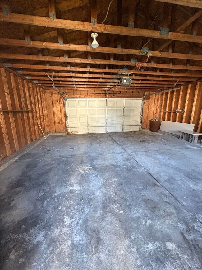 Building Photo - 3 Bedroom/1 Bath Home in Dayton