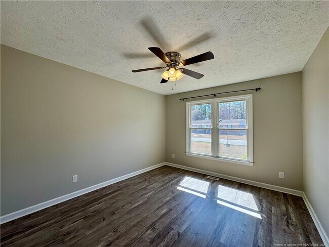 Building Photo - 204 Fair Oaks Dr